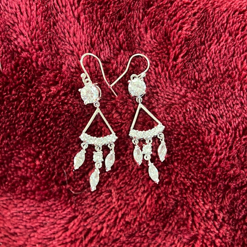 Beautiful dangling sterling silver Cubic Zirconia Earrings new